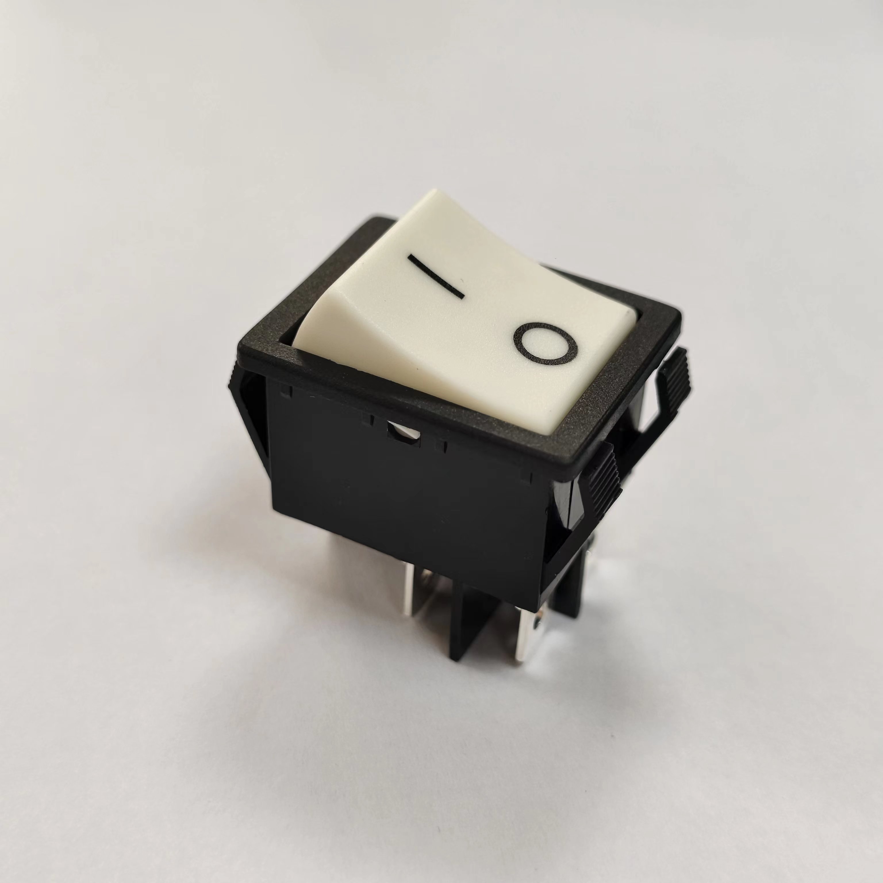 China Best Quality Rocker Switch, 32*25mm, 25A 250V, White Button, ON-OFF, For Welding Machine